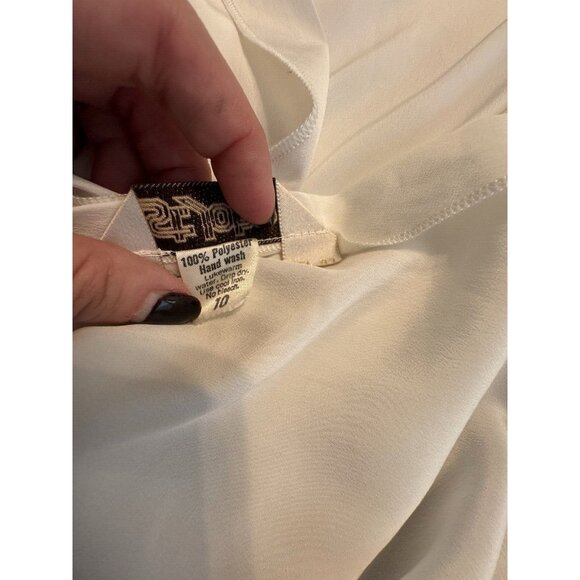 ST. JOHN White Button Down Collarless blouse Size 10  Sheer Blue Accent Luxury - Picture 8 of 9